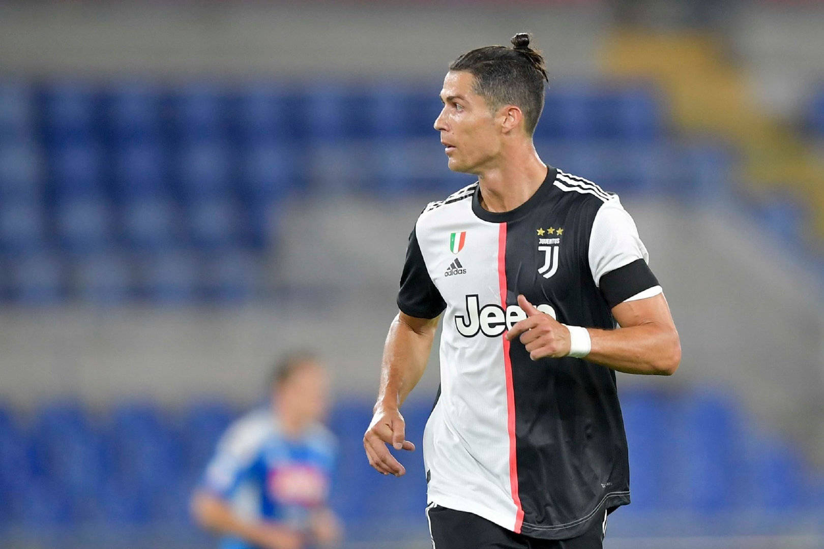 开云体育网站-关于深圳男篮训练开放日，冲刺阶段战术微调引欢呼，欧冠在即，阵容厚度经受考验的信息