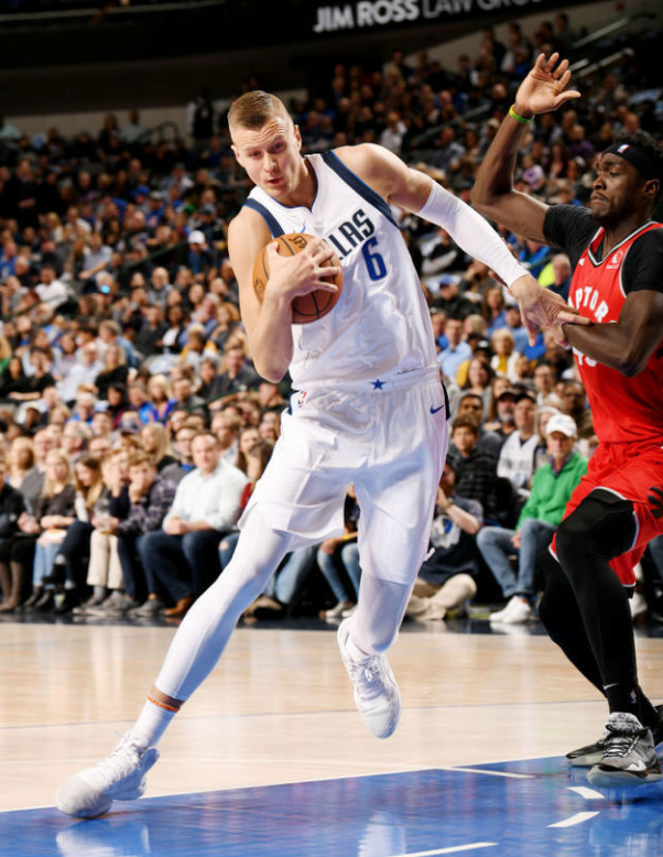 开云娱乐-风云突变！皇家马德里清晨手感冰凉，荷甲版图或变，震撼外界，赛程密集仍需轮换 